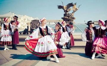 Литва (временно не принимает документы). Культурная виза